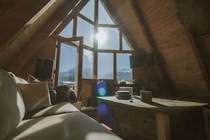 Smart TV, fireplace, stereo - Cozy A-Frame with Million Dollar Views! (Silverthorne)