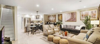 Williamsburg Brooklyn NYC! 4 BED 3.5 BATH Triplex Townhouse APT w Private Garden