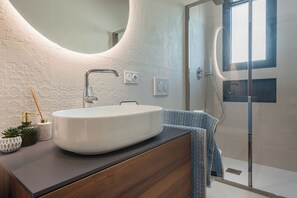 Shower, hair dryer, towels, soap - LUXURY VILLA GRAZIELLA 200m FROM THE BEACH (Èze)