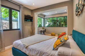 5 soverom, safe på rommet, skrivebord og strykejern/-brett