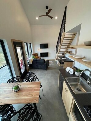 Interior - H&M Retreats/Cabin 3/Hermann, MO (Boeuf Township)