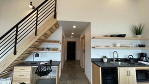 Coffee/tea maker, fridge, microwave, cookware/dishes/utensils - H&M Retreats/Cabin 1/Hermann, MO (Boeuf Township)