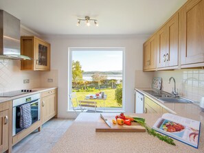 Refrigerador, microondas, horno, lavavajillas