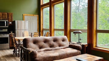 Family Cabin | Living area