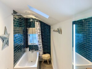 Towels - 2 bedroom accommodation in Dartmouth (Dartmouth)