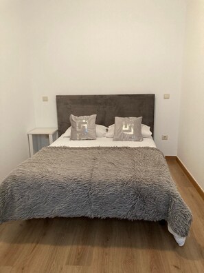 3 dormitorios, tabla de planchar con plancha, wifi
