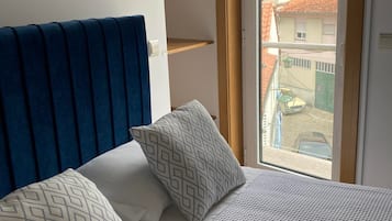 3 habitaciones, tabla de planchar con plancha y wifi