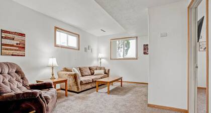Cozy Cedar Rapids Getaway - Mother in Law Suite