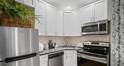 3 BED 2 BATH Pre-War Apartment in Williamsburg, Brooklyn Townhouse