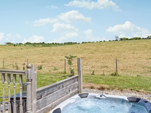 Bañera de hidromasaje al aire libre