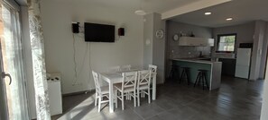 Dining - Cozy family house with garden - on the Polish Baltic Sea (Trzesacz)