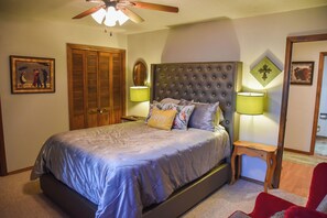 2 多间卧室、免费 WiFi、床单