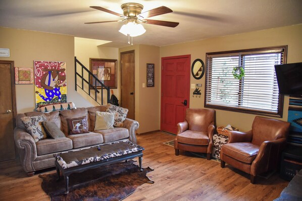 平板电视、壁炉