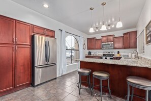 Fridge, microwave, oven, stovetop - Your Home Away! Offering free heated pool ! Close to everything ! (Chandler)