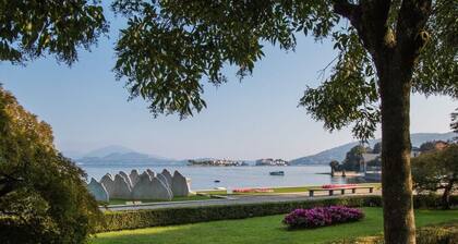 Villa Gioa (Guests 12) - Luxury Villa with Pool, Lake Maggiore