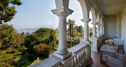 Villa Gioa (Guests 12) - Luxury Villa with Pool, Lake Maggiore