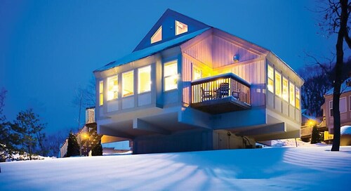 Spacious 2 Bedroom Deluxe Timber Suites at Christmas Mountain