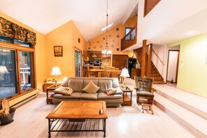 TV connectée, baby-foot, livres, chaîne hi-fi