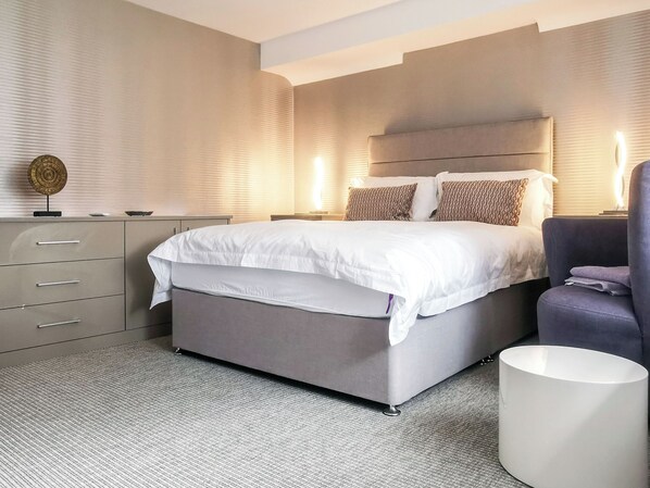 2 quartos, Wi-Fi de cortesia, roupa de cama