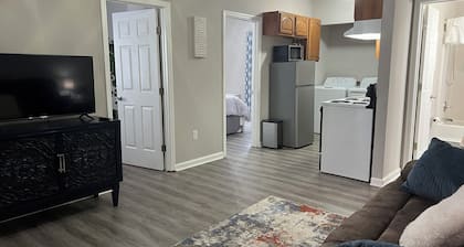 Cozy upstairs 2 bed/1 bath Richmond apt near EKU