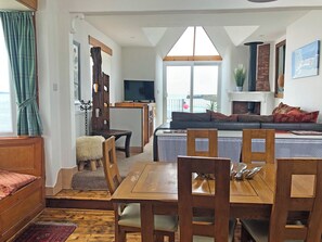 Fireplace - Reverse level cottage in Newlyn stunning sea views from the roof top balcony. (Newlyn)