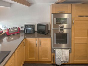 Batterie de cuisine, vaisselle et ustensiles