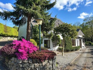 Exterior - 2 bedroom accommodation in Dalbeattie (Dalbeattie)