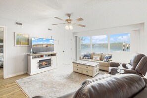 TV, offices - Parkside Paradise - Waterfront Condo w/ Lake & Pool Views! (Osage Beach)