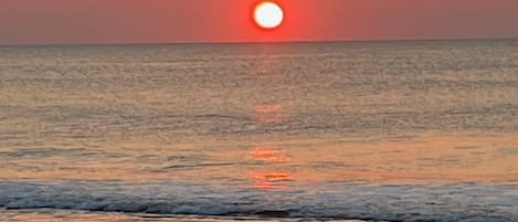 Una spiaggia nelle vicinanze