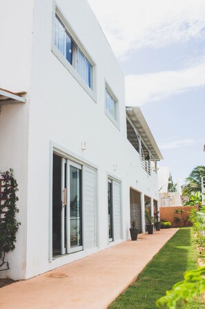 TV connectée de 42 pouces avec chaînes par câble, télévision