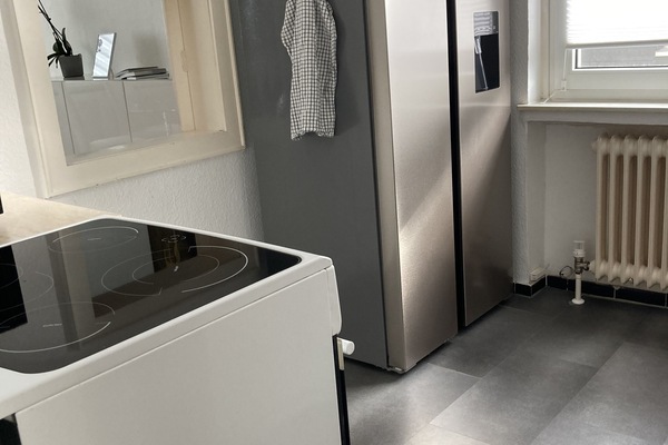 KĂŒhlschrank, Mikrowelle, Ofen, Herdplatte