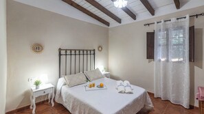 4 bedrooms, iron/ironing board, travel cot, WiFi