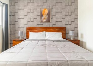 20 bedrooms, in-room safe, iron/ironing board, free WiFi