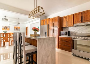 Microwave, oven, coffee/tea maker, toaster - 20 bedrooms villa with basketball 🏀& 🎱 (Sosua, DR) (Sosua)