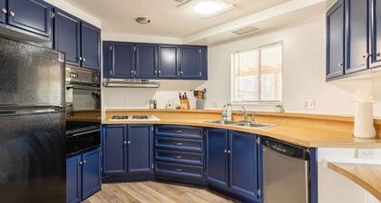Cozy & Clean 3 BD/2BA In The Heart of The Red Rocks