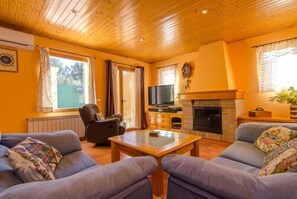 Smart-TV, peis og DVD-spiller