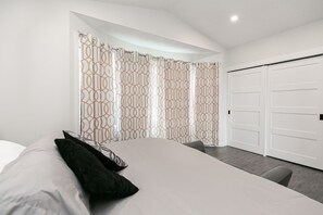 2 bedrooms, iron/ironing board, travel crib, free WiFi