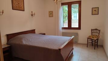 3 slaapkamers, een strijkplank/strijkijzer, gratis wifi