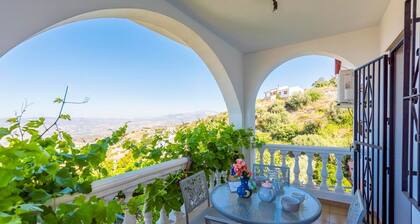Casa Los Naranjos Canillas de Aceituno by Ruralidays