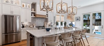 Nearly New Home w/ Heated Pool & Golf Cart, 5 min walk to Blue Mtn Beach, FL-30A