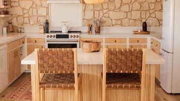 Kühlschrank, Ofen, Herdplatte, Geschirrspüler