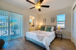 3 habitaciones, tabla de planchar con plancha y cuna de viaje 