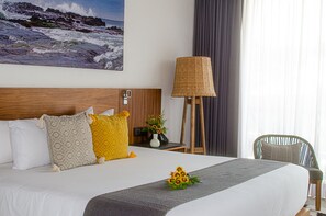 Phòng đôi tiện nghi đơn giản | Bộ đồ giường kháng dị ứng, minibar, két bảo mật tại phòng 