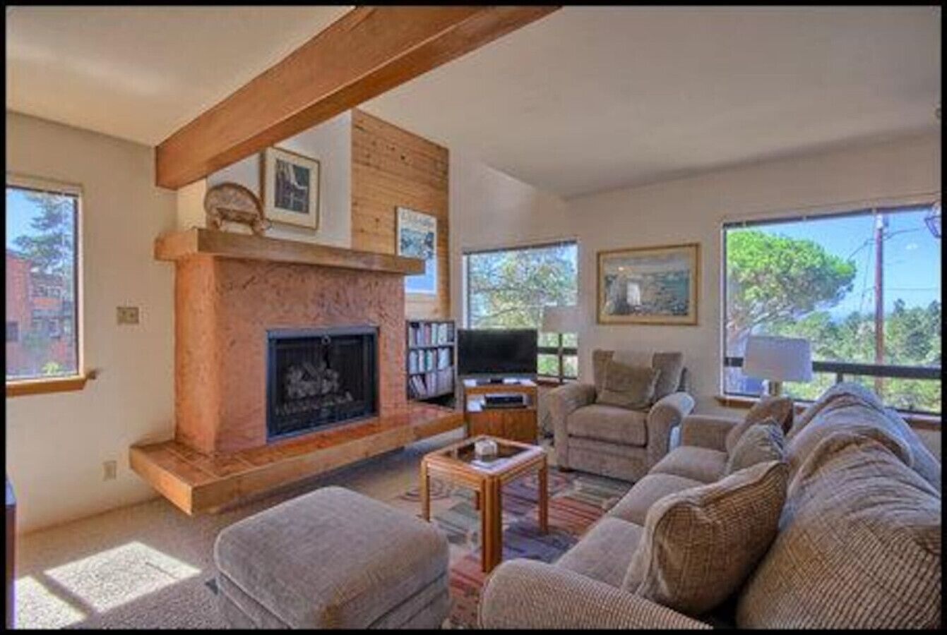 Smart TV, fireplace, DVD player
