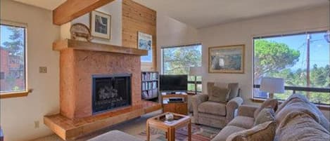 Smart TV, fireplace