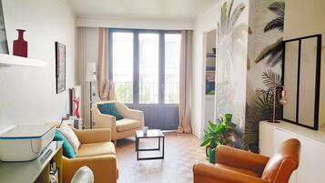 TV connectée, livres, médiathÚque, chaßne hi-fi