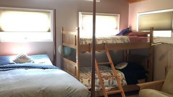 3 bedrooms, free WiFi, bed sheets