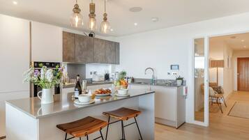 Dishwasher, freezer