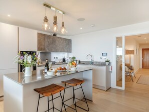 Dishwasher, freezer