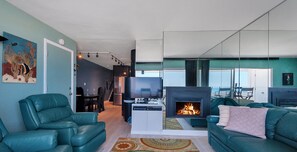 Smart TV - Mission Beach Beachfront Condo with Incredible Ocean and Beach Views! (San Diego)